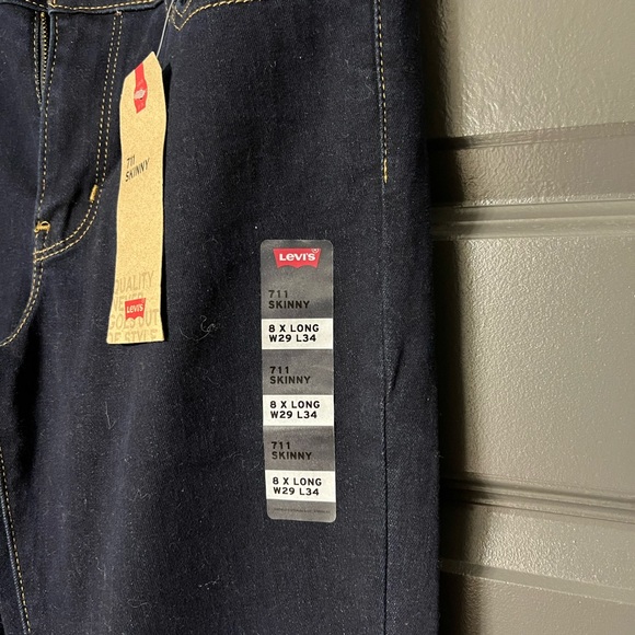 New With tags levi’s 711 skinny jeans, dark wash - Picture 2 of 6